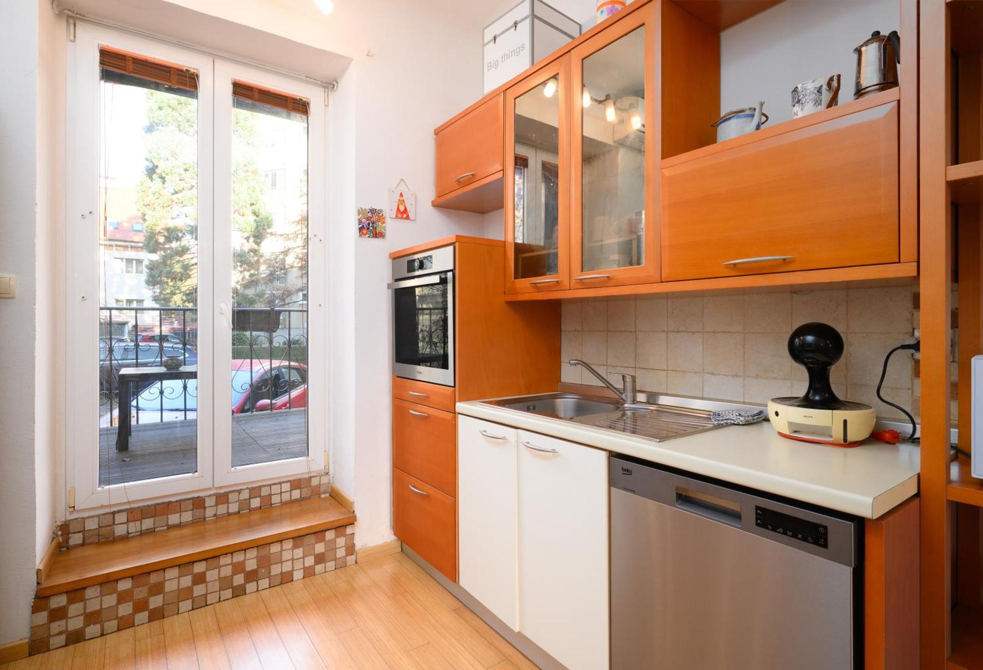 Urban View Apartment With Free Parking ลูบลิยานา ภายนอก รูปภาพ