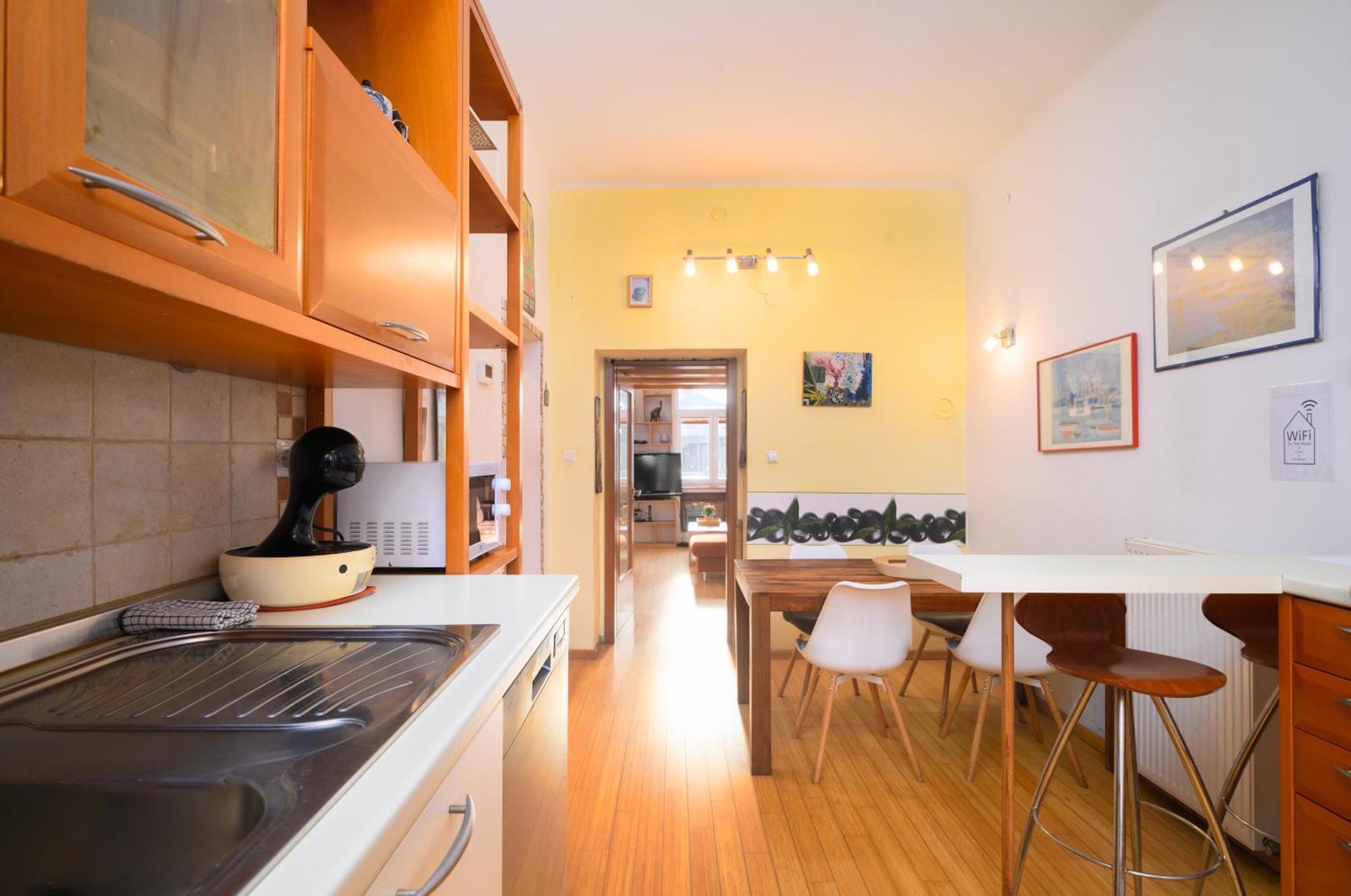 Urban View Apartment With Free Parking ลูบลิยานา ภายนอก รูปภาพ